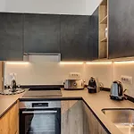 Alpes V, Alpes Agency, Chamonix, Sleeps 5 Lägenhet *