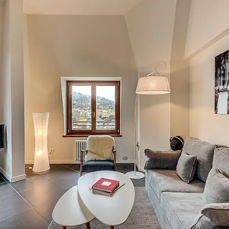 Alpes V, Alpes Agency, Chamonix, Sleeps 5 * Chamonix
