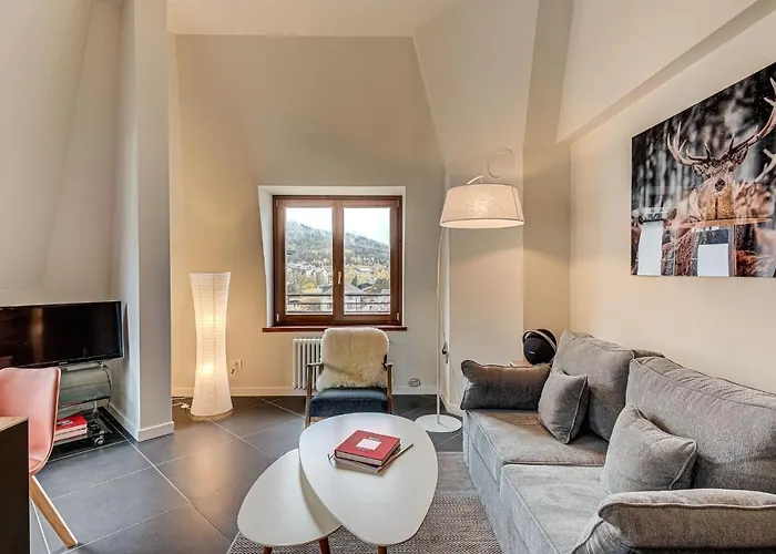 Alpes V, Alpes Agency, Chamonix, Sleeps 5 * Chamonix