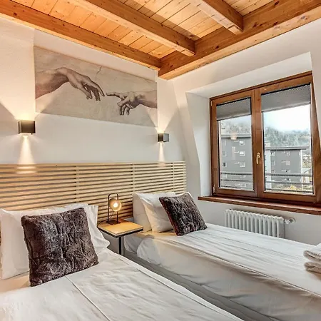 Alpes V, Alpes Agency, Chamonix, Sleeps 5 * Chamonix